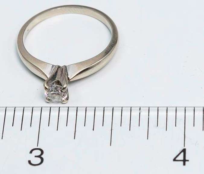 Sweet 0.25CT Solitaire Diamond Ring in 14KT Gold