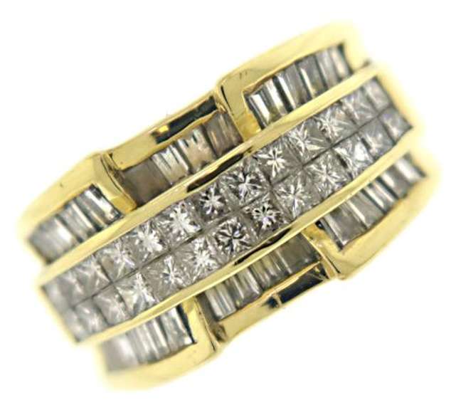 Luxurious 18kt Princess & Baguette Cut Diamond Ring