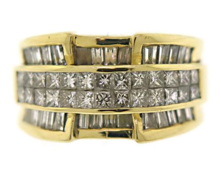 Luxurious 18kt Princess & Baguette Cut Diamond Ring