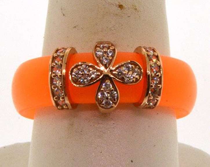 Preciosa 'A La Mode' Clover on Orange Ring