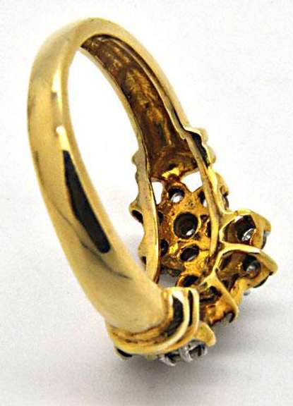 LADIES 14K YELLOW GOLD & DIAMONDS SET.