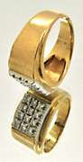 MEN'S 10K GOLD DIAMOND RING.