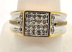 MEN'S 10K WHITE AND YELLOW GOLD DIAMOND RING.