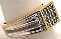 MEN'S 10K WHITE AND YELLOW GOLD DIAMOND RING.