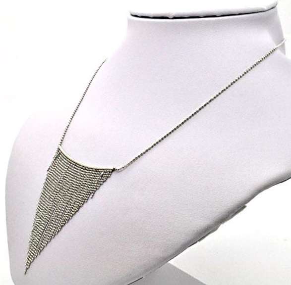 LADIES 14K WHITE GOLD BEAD NECKLACE.