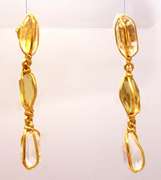 Pretty Quartz Dangle Earrings in Gold