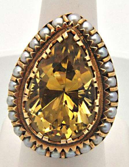 30 CARAT CTRINE/PEARL RING IN 14 KT YELLOW GOLD