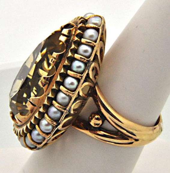 30 CARAT CTRINE/PEARL RING IN 14 KT YELLOW GOLD