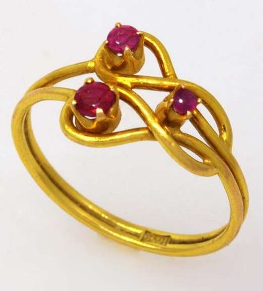 Ruby Twist Ring in Gold, Size 6.5