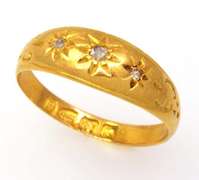 Sun Motif Gold Band with Diamonds, Size 6