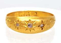 Sun Motif Gold Band with Diamonds, Size 6