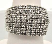 LADIES 14 KT WHITE GOLD DIAMOND RING.