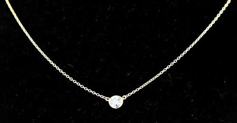 Classic 18kt YG Diamond Pendant Necklace