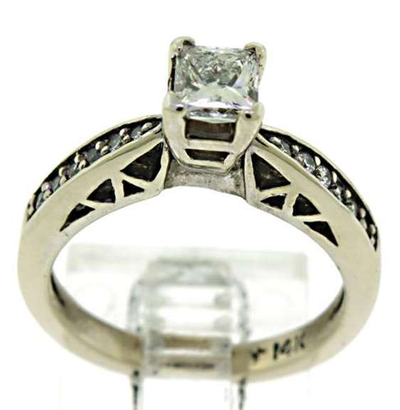 Stunning 14kt WG Princess Cut Diamond Engagement Ring