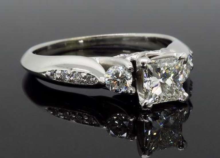 IGI Certified .94CTW Diamond Ring