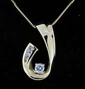 Lovely Diamond Pendant Necklace