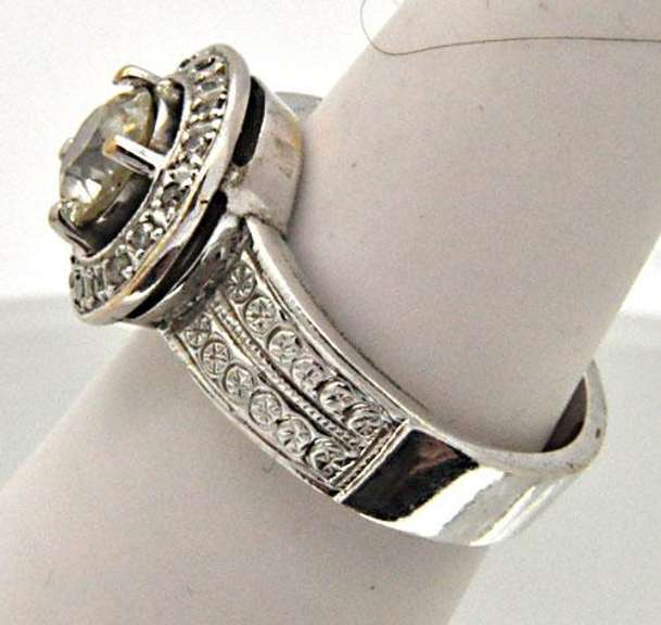LADIES 14 KT WHITE GOLD DIAMOND ENGAGEMENT RING