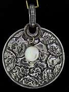 Slipada Disc Pendant with Coin Pearl