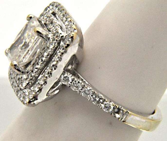 Stunning 2ct diamond ring! Heavy 18kt gold mounting