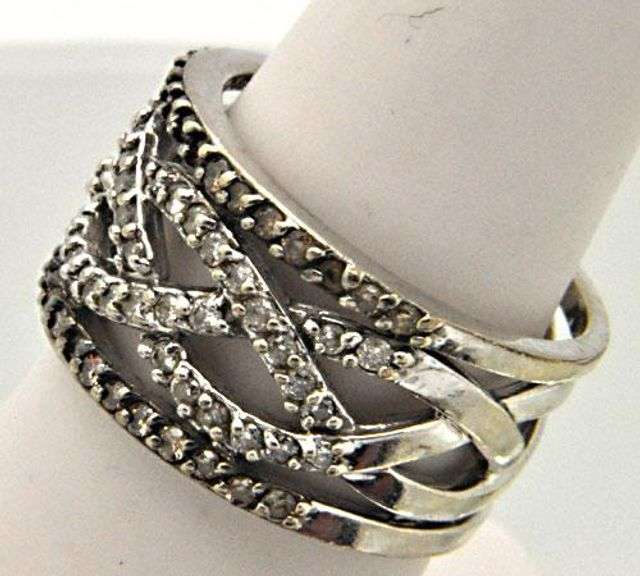 CLASSIC 14KT LADIES DIAMOND BAND