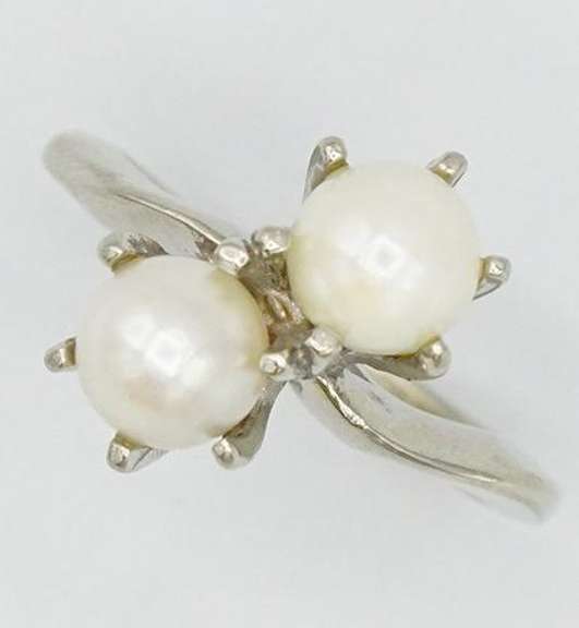 10KT White Gold Pearl Ring