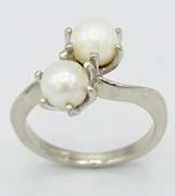 10KT White Gold Pearl Ring