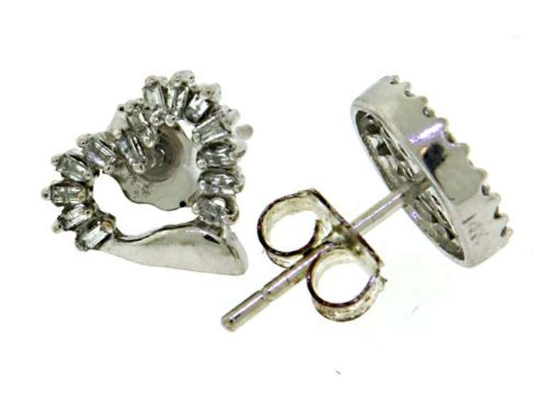 Heart and Peace Sign Pair of Earrings