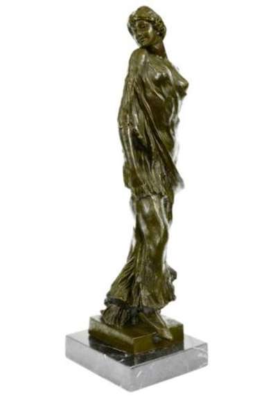 Special Patina Bronze Sculpture