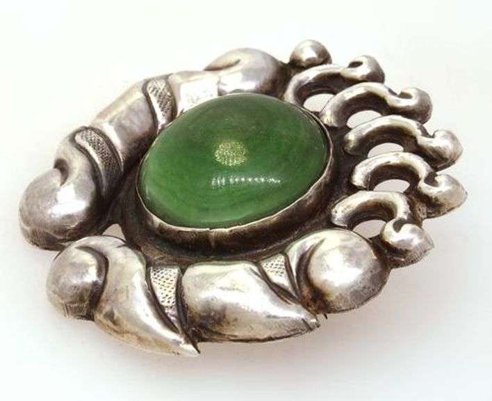 Malachite Broach in Sterling