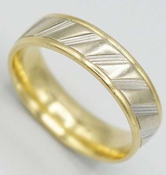 Unisex 14kt Solid Gold Wedding Band