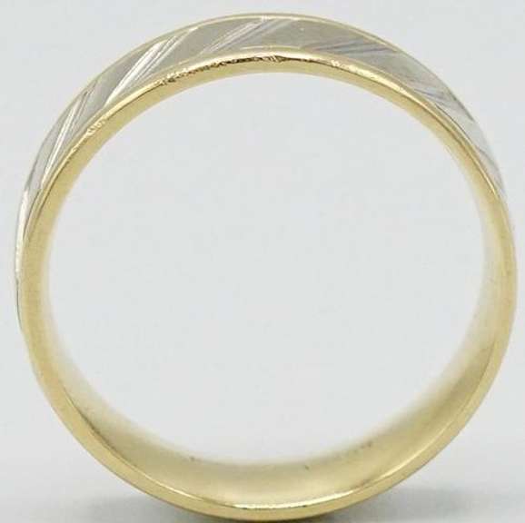 Unisex 14kt Solid Gold Wedding Band