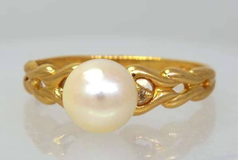 Pearl Solitaire Ring in Gold, Size 5.75