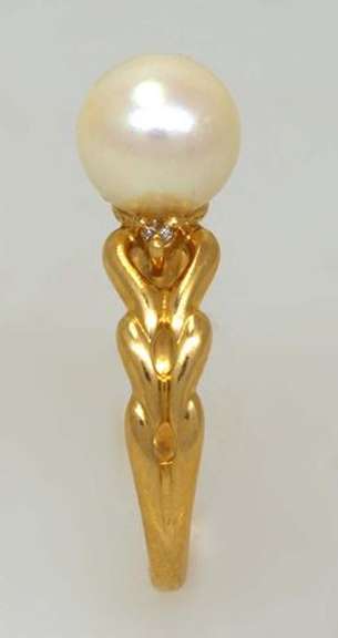 Pearl Solitaire Ring in Gold, Size 5.75