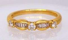 Pretty Diamond Ring in Gold, Size 6.75