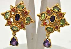 21 KT YELLOW GOLD COLOR STONES EARRINGS.