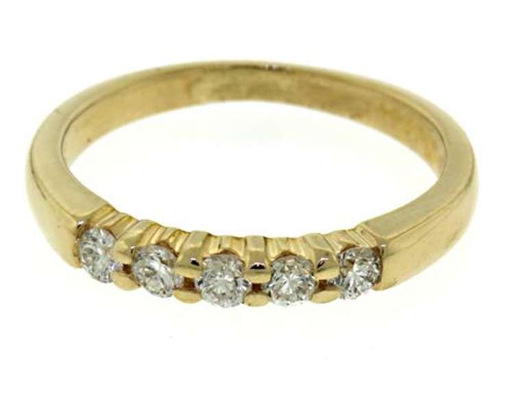 Amazing Shared Prong Diamond Band