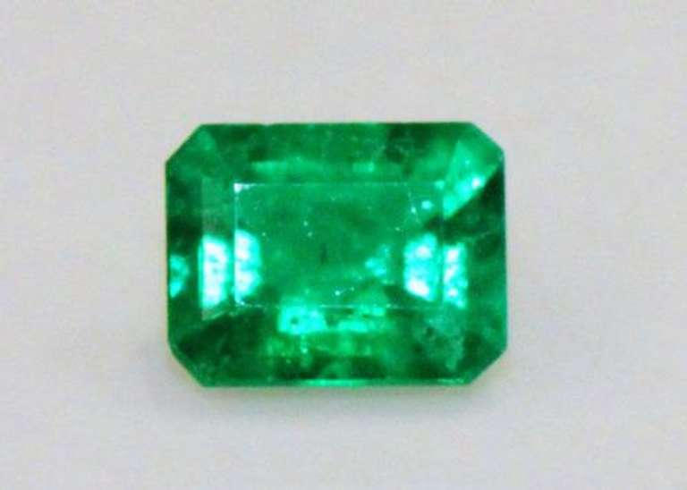 Verdant Natural Emerald - 0.40 ct.