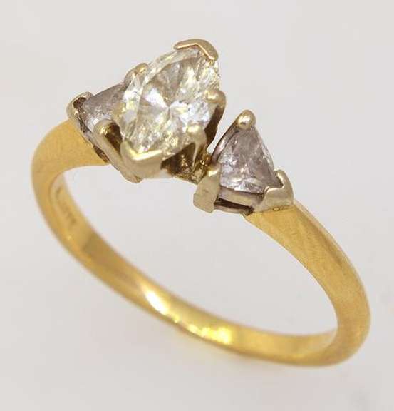 Gorgeous Diamond Ring in Gold, Size 5.25