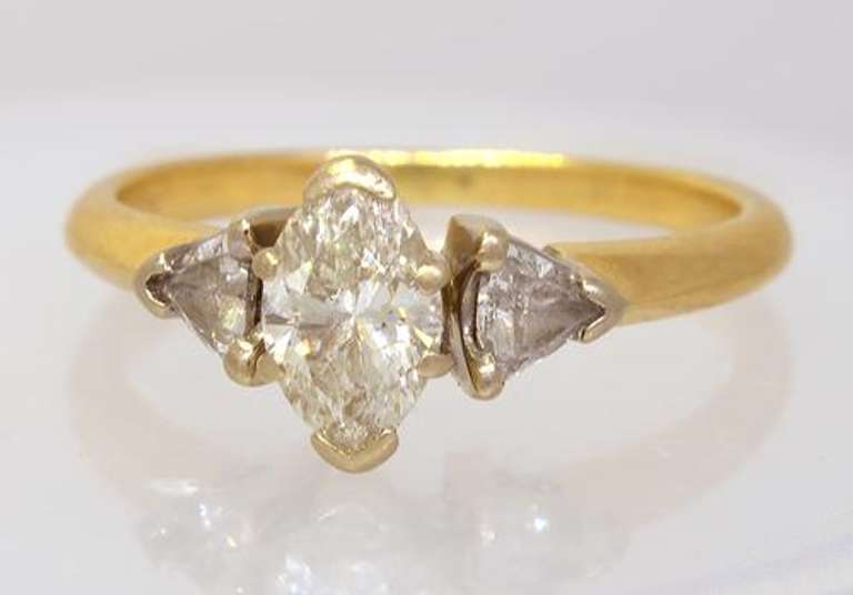 Gorgeous Diamond Ring in Gold, Size 5.25
