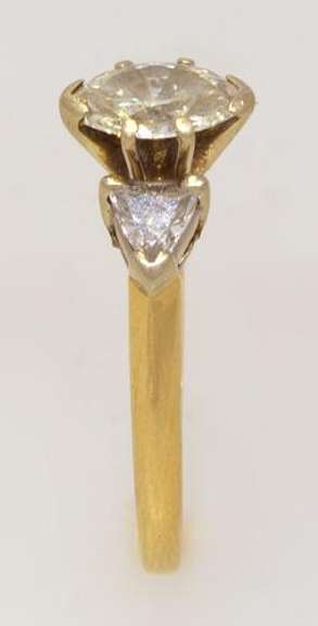 Gorgeous Diamond Ring in Gold, Size 5.25