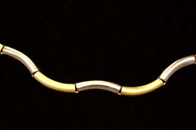 Beautiful Two Tone Wavy Gold Necklace, 20in