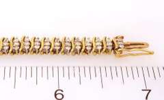 Stunning Multi-Diamond Bracelet in Gold, 7.5in