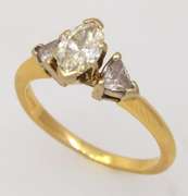 Gorgeous Diamond Ring in Gold, Size 5.25