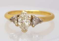 Gorgeous Diamond Ring in Gold, Size 5.25