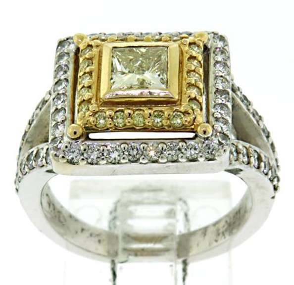 Trendy 18kt Princess Cut 1.30cts Diamond Ring