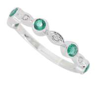 Filigree Detailed Emerald & Diamond Band