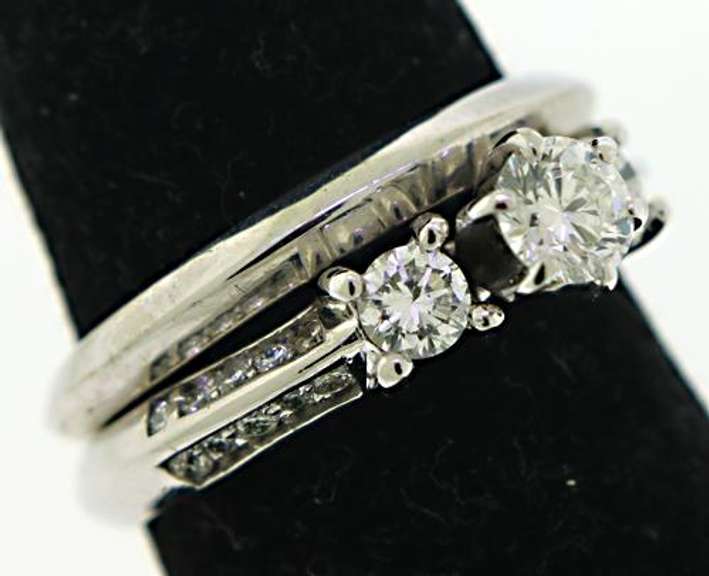 Beautiful 3 Stone Knife Bridal Set