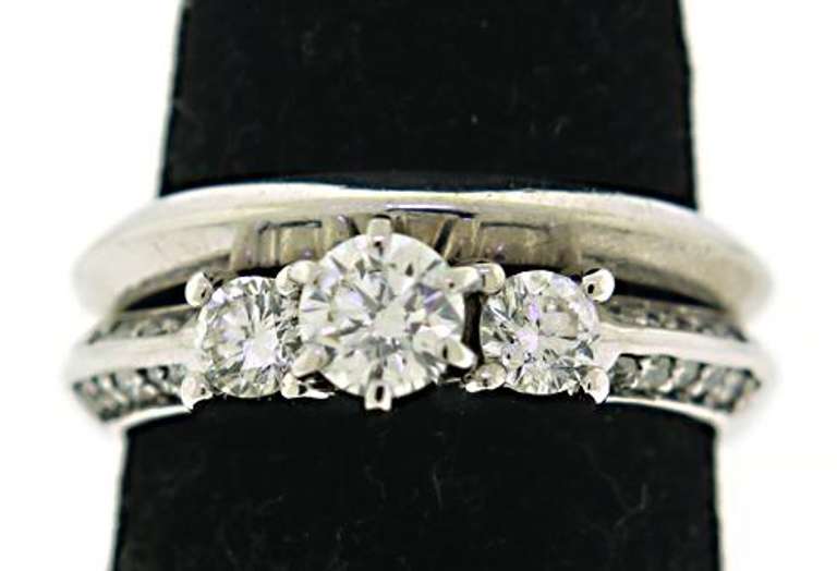 Beautiful 3 Stone Knife Bridal Set