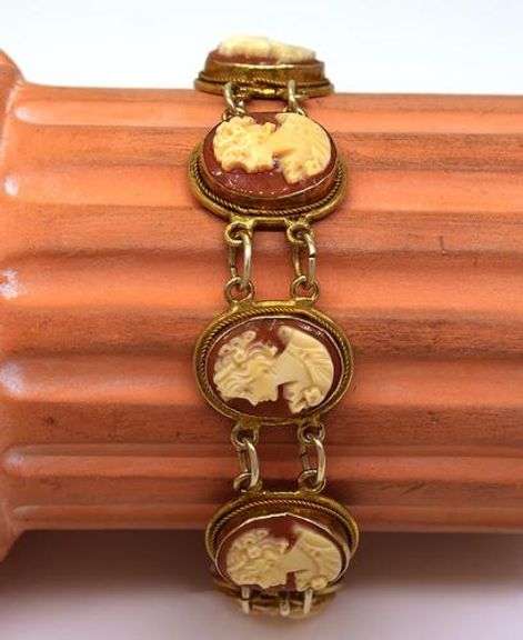 Carnelian Cameo Link Bracelet in Vermeil, 7in