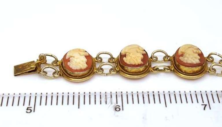 Carnelian Cameo Link Bracelet in Vermeil, 7in